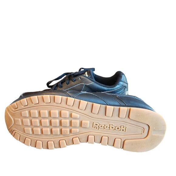 Reebok Classic Sneakers - 9 - Picture 5 of 13